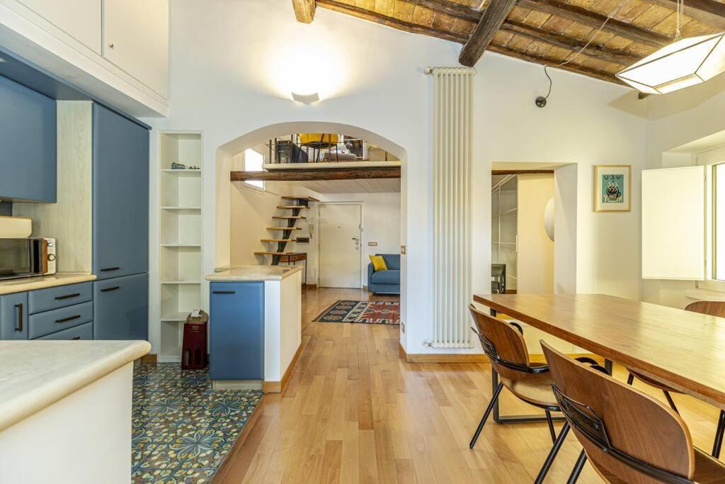 Апартаменты Monti - Stunning Loft In The Heart Of Rome'S Monti Экстерьер фото